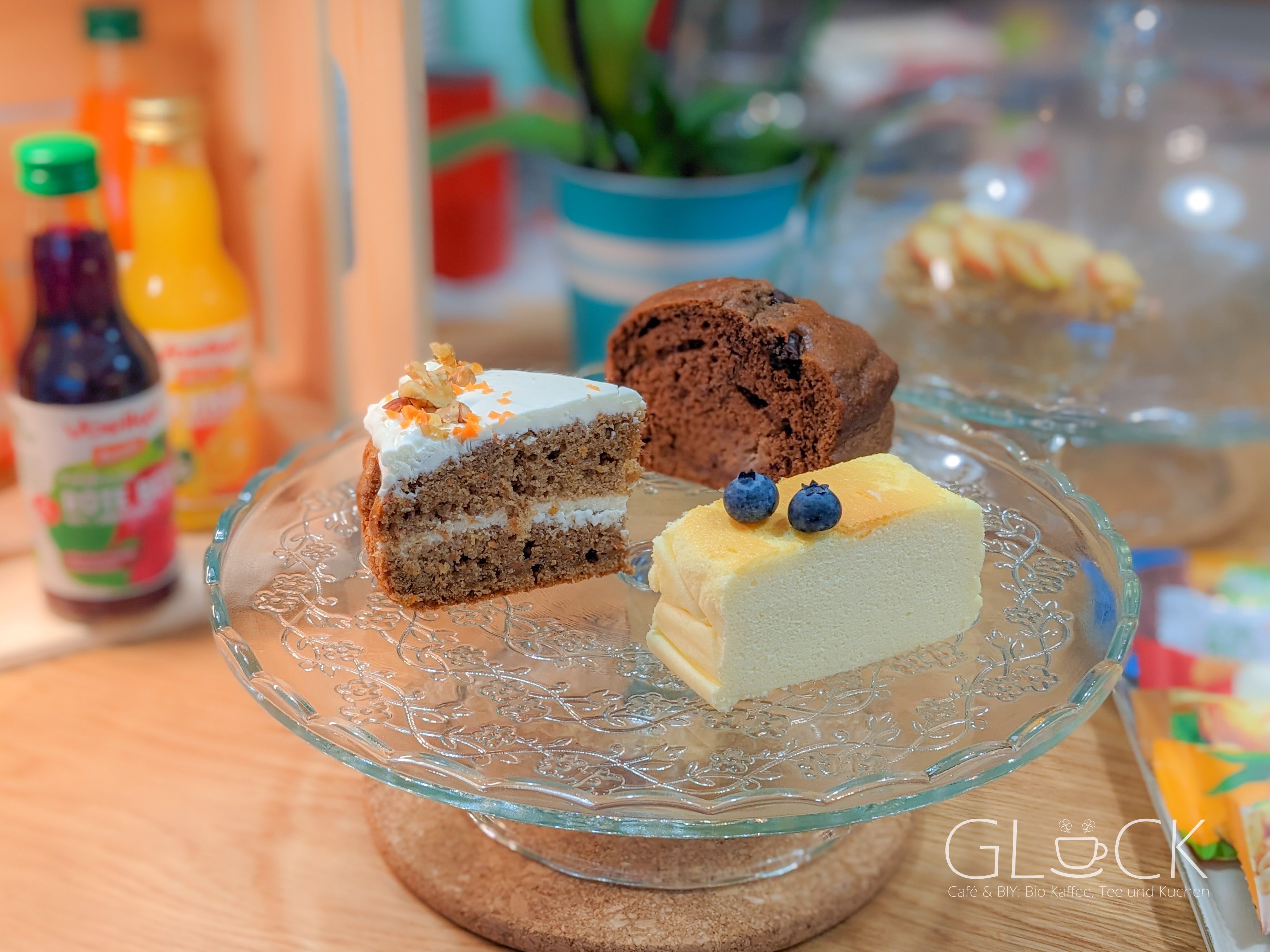 GLÜCK Siegen Kuchenauswahl im Cafe